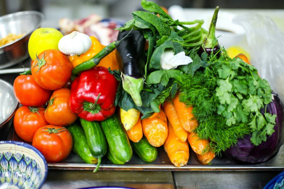 5 Real Food Changes to Lose Weight That Actually Stick (No Kale Required)